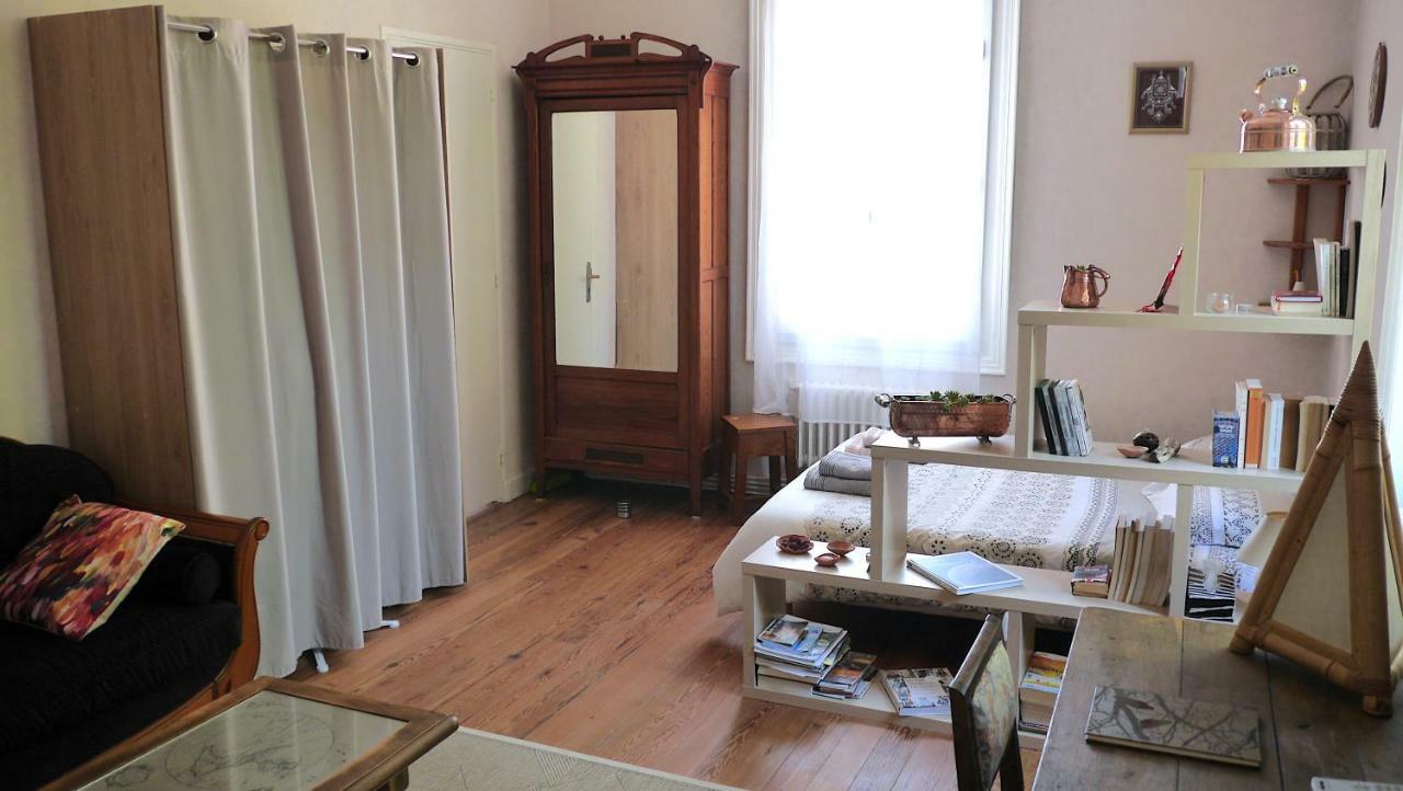Joli Appartement Vue Sur L'Eglise Périgueux Exterior foto